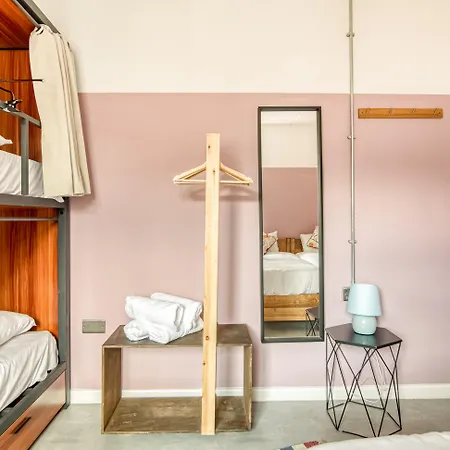 Hostel Ph *